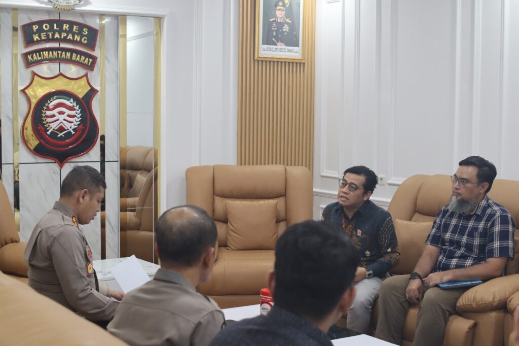 Manajemen PT PLN UIP Kalimantan Bagian Barat beraudiensi dengan Kepolisian Resor Ketapang, Rabu, 5 Maret 2025.